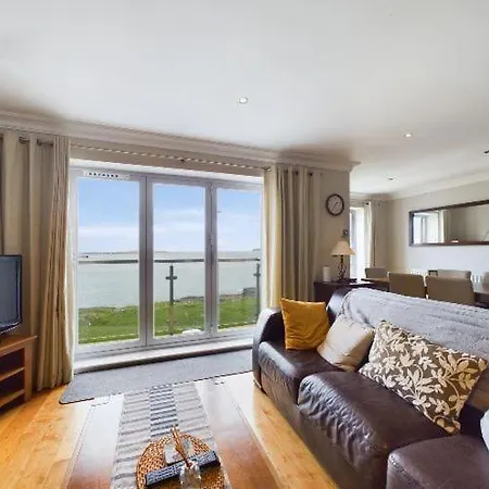 Cosy 3 Bedroom Apartment In Central Portrush With Sea Views Exterior photo