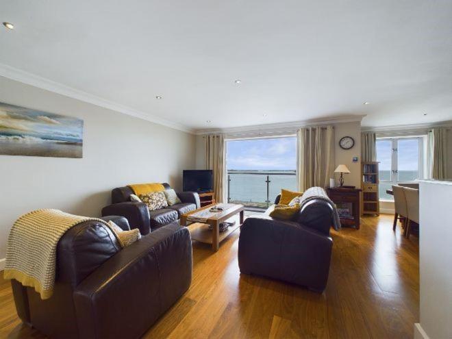 Cosy 3 Bedroom In With Sea Views * Portrush