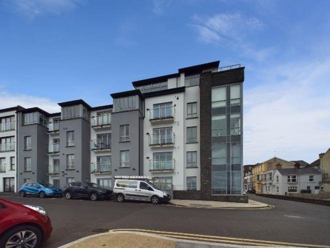 Apartment Cosy 3 Bedroom In With Sea Views